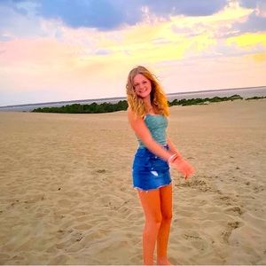 Meet your Posher, Ava